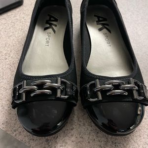 Anne Klein flats, like new. Size 6.5